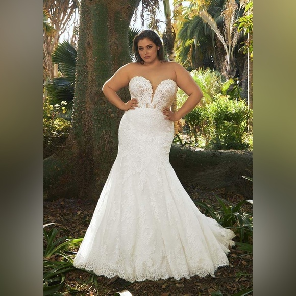 Size 18 Mermaid Wedding Dress - Picture 1 of 6
